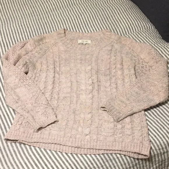 John + Jenn | Pink Oversized Cableknit Sweater - Picture 1 of 4